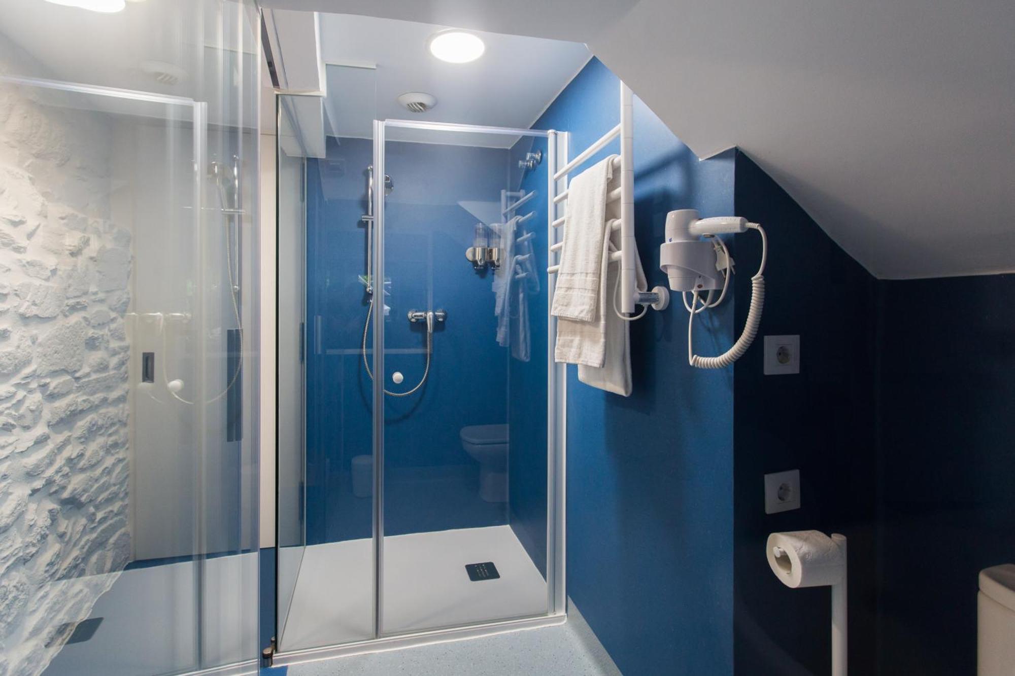 Roompedra Apartamentos Turisticos سانتياغو دي كومبوستيلا الغرفة الصورة